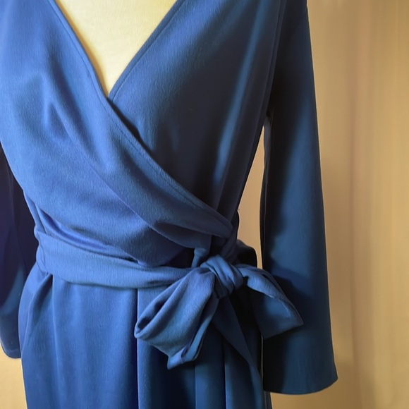 Dress - Picture 3 of 8